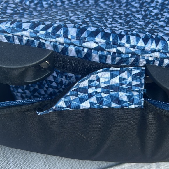 Baggallini Wheeled Laptop Backpack - NEW - Picture 11 of 12